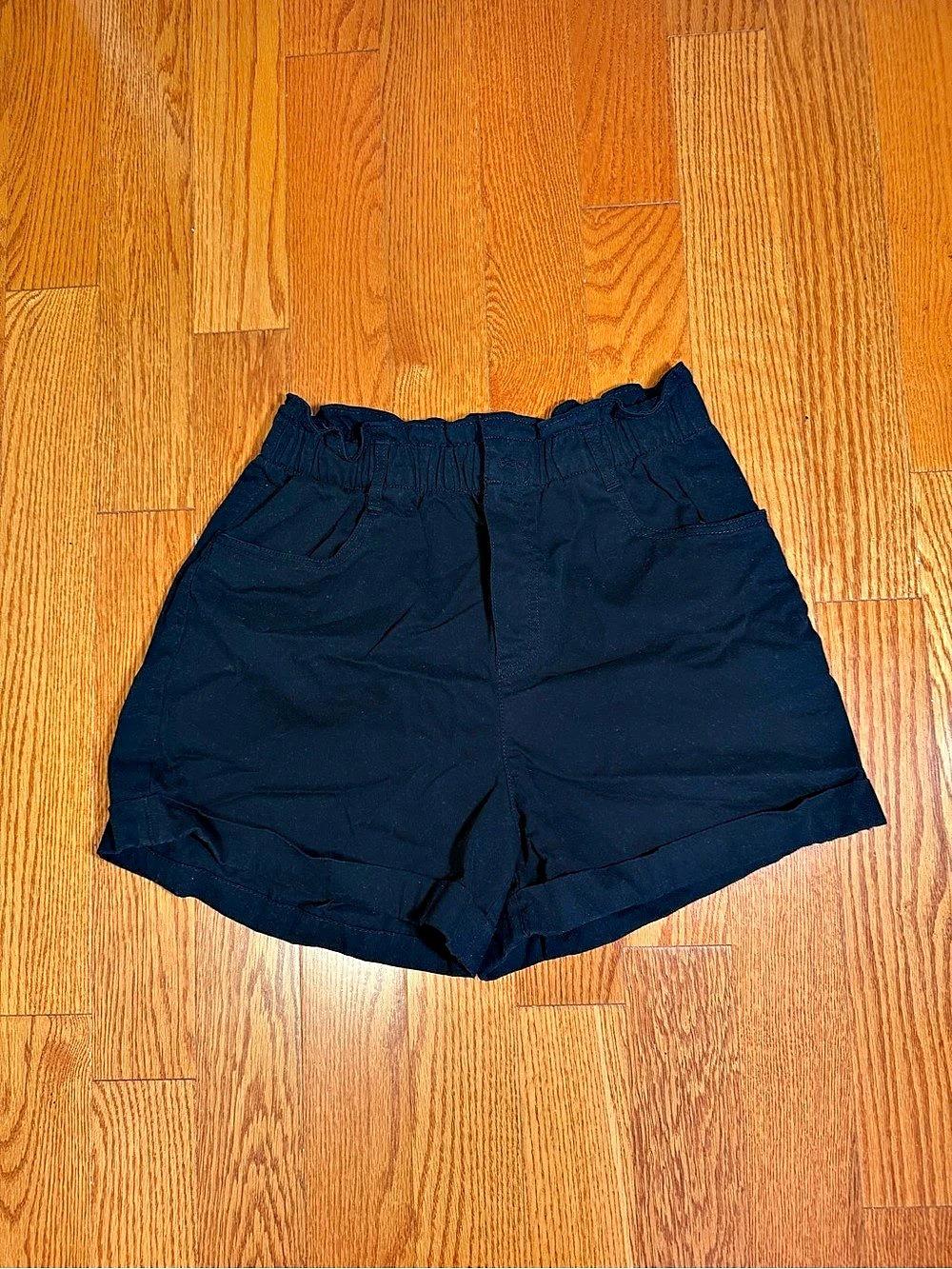 H&M Frayed Paper Bag Shorts Black - Medium